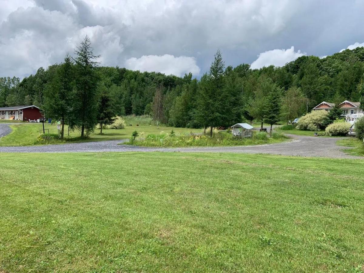 Motel & Chalets --Shefford-Waterloo- Habitation Forest Buitenkant foto